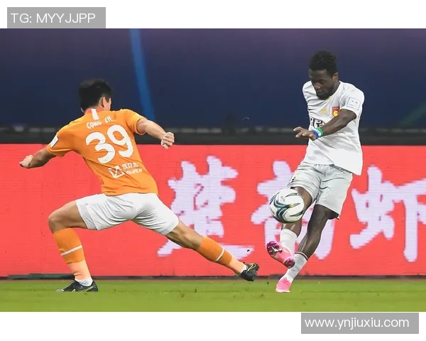 彭啸关键时刻解围得分助力球队逆转胜利展现绝佳实力