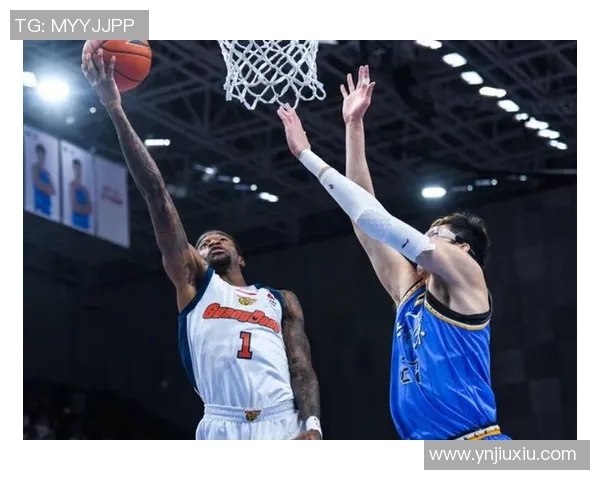 曾凡博展现惊人防守能力盖帽成功率高达70引发关注 曾凡博展现惊人防守能力盖帽成功率高达70引发关注