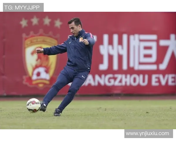 恒大主帅卡纳瓦罗接受采访：将全力备战新赛季，冲击中超冠军！