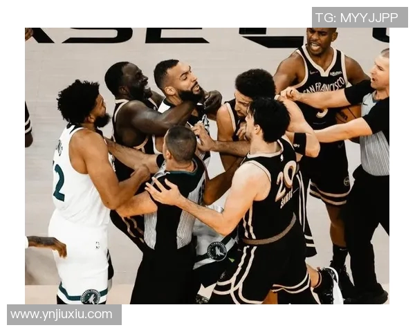 汤普森再度闪耀赛场,实至名归入选NBA全明星赛 汤普森再度闪耀赛场,实至名归入选NBA全明星赛