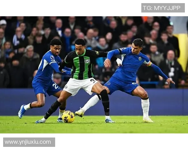 英超联赛即将迎来一场激烈对决,曼联与切尔西将上演绝地大战 英超联赛即将迎来一场激烈对决,曼联与切尔西将上演绝地大战